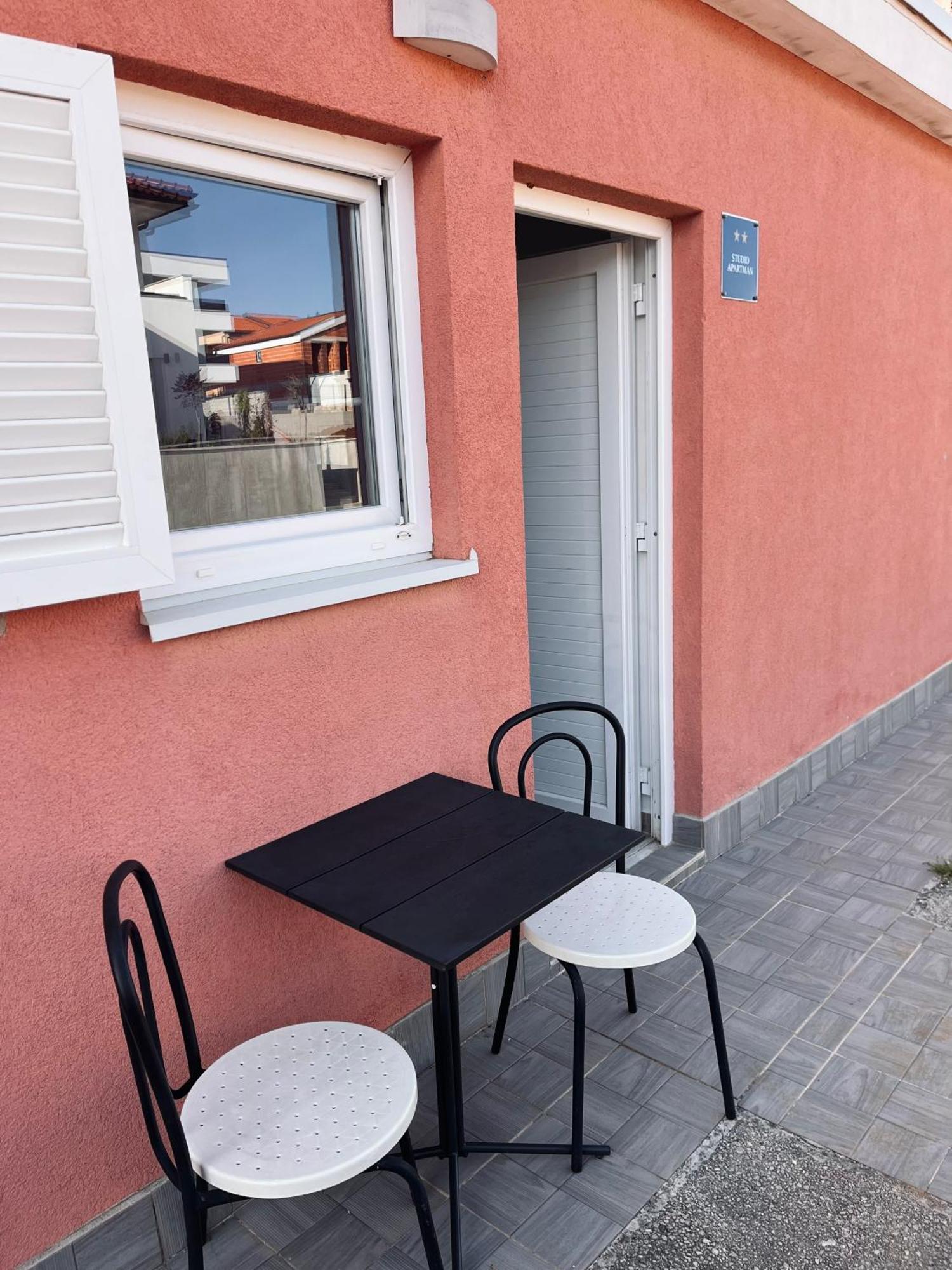 Studio Simoneta Malinska Exterior photo